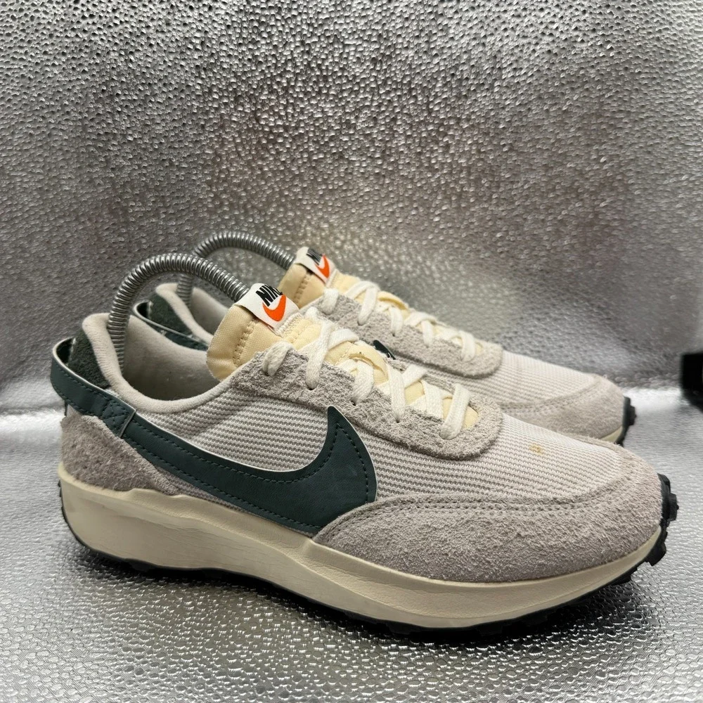 Size 7.5 Nike Waffle Debut Vintage White Green Womens Athletic Shoes DX2931-101